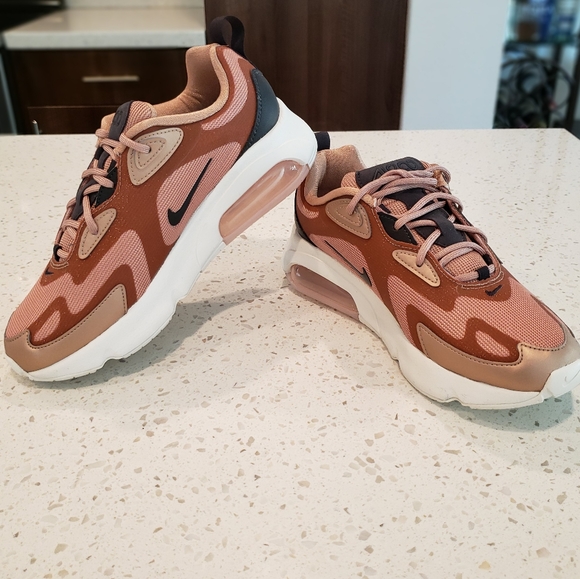 NIKE AIR MAX 200 /MTLC RED BRONZE - Picture 2 of 4